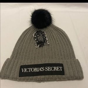 Victoria’s secrets Pom-Pom hat